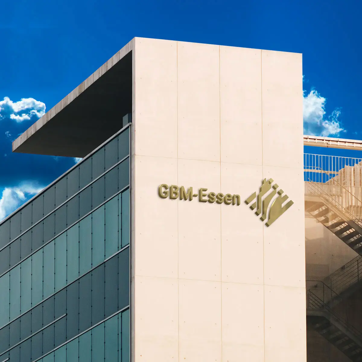 GBM-Essen – Fassadenbeschriftung mit Logo am Firmengebäude.