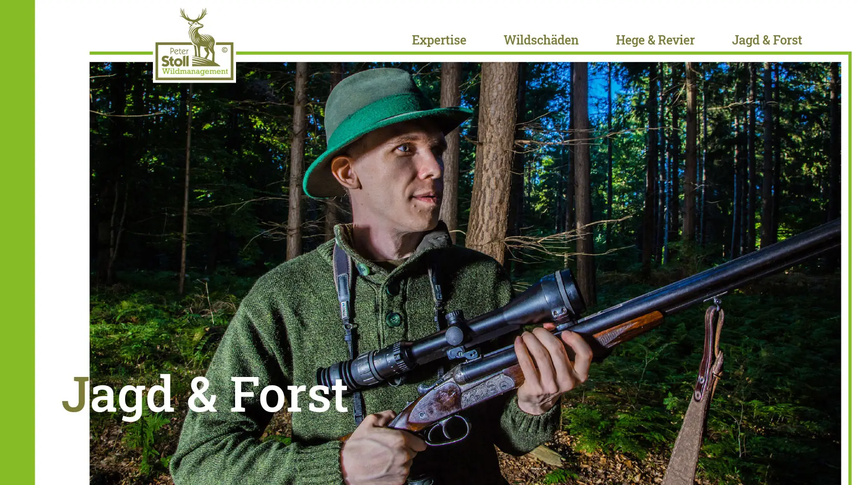 Website-Sequenz Wildmanagement Stoll – Abschnitt 1: Intro & Hero mit Jagd-/Waldmotiv.